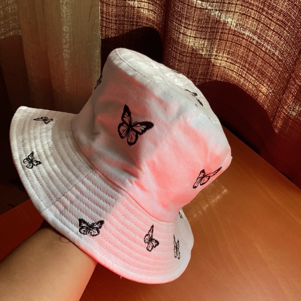SHEIN White butterfly Buckethat